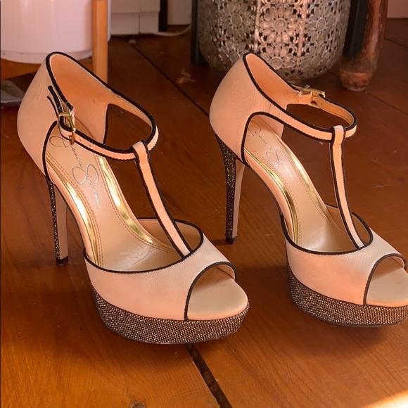 Jessica Simpson Shoes - Jessica Simpson Bansi platform pump size 6